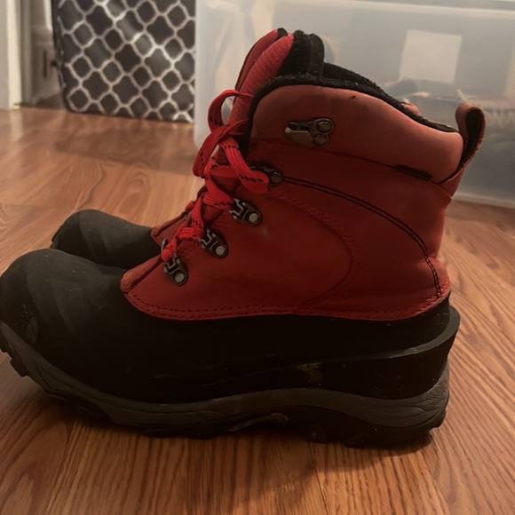 North face boots - Picture 3 of 4